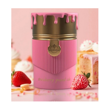 Paris Corner Strawberry Pound Cake